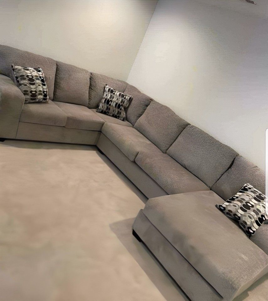 Brand New Ballinasloe Sectional Comfy Couch 3pc Sofa39 Down Payment with Financing 90 Days same