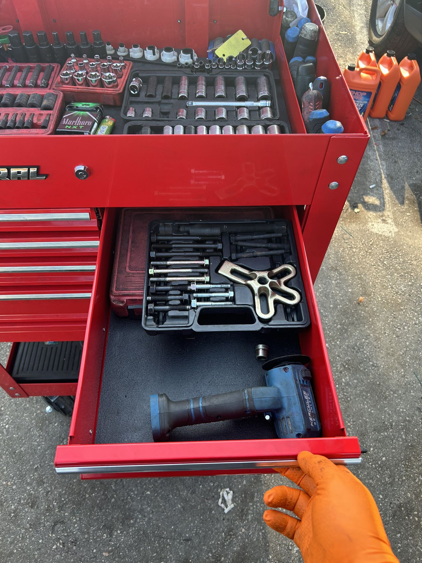 mechanic tool box 