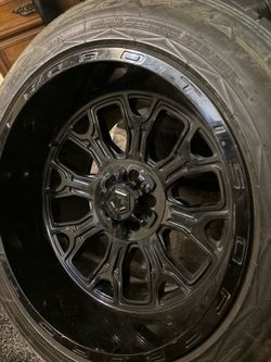 TIS 20x12 on 33 wides and nitto tires don’t need them anymore don’t fit my truck come get them