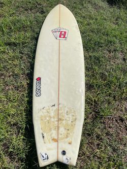 Surfboard 5’8”