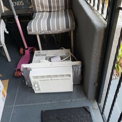 Artic king small window ac