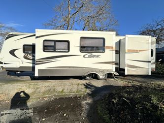 2013 Keystone Cougar 31ft 2-slide Outs Rear-bunks Excellent Condition