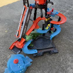 Hot Wheels Ultimate Gator Carwash