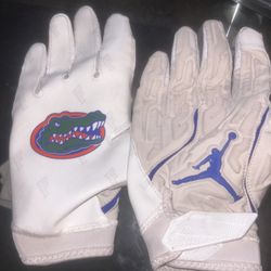 Uaf college football gloves