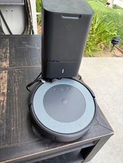 IROBOT Automatic Vacuum