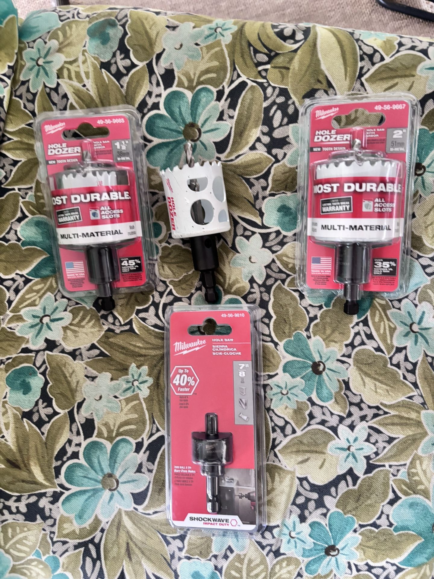 Brand New Milwaukee Hole Saw Bits 7/8, 1& 1/2, 1&3/4, And 2 Inch