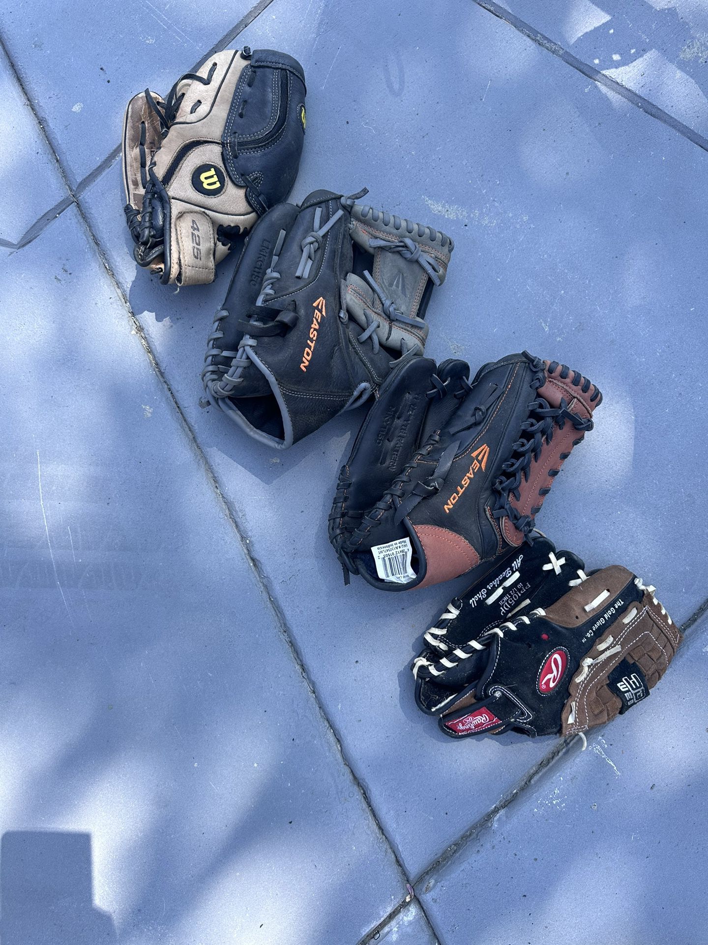 Kids LEFTY  baseball gloves