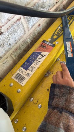 Werner 40 Ft 300lbs Ladder Non Condutive Fiberglass