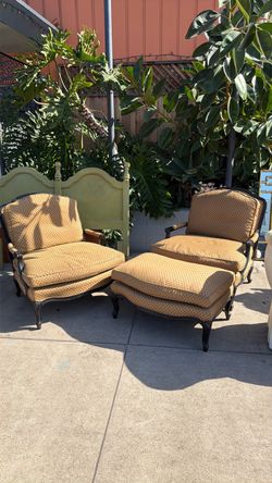 Beautiful Club, Chairs