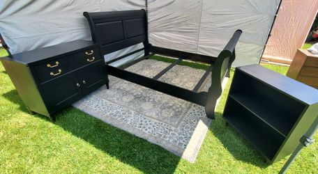 Queen Sleigh Bed Set Solid Heavy and Strong in Black Satin Finish!