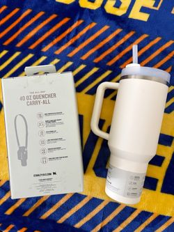 STANLEY Quencher H2.0 Tumbler 40 OZ (BRAND NEW) plus The All Day Cross-Body Carry Strap