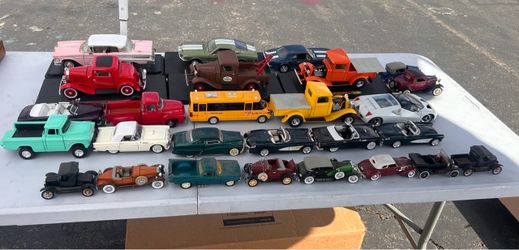 Die-Cast Model Car Collection – 20+ Pieces