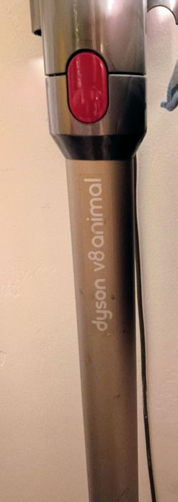 Dyson V8 Animal Cordless Vacuum - Excellent Condition