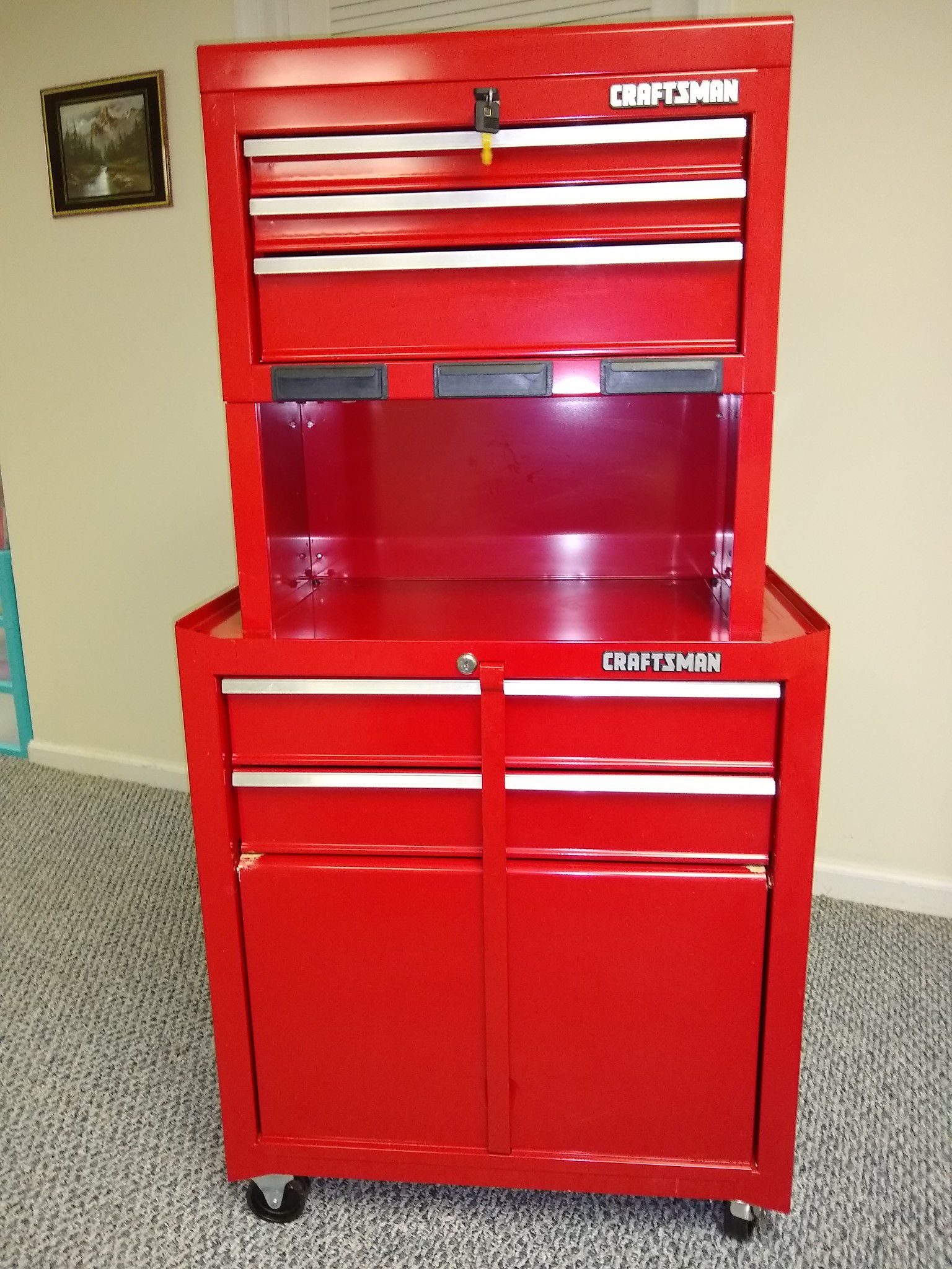 Craftsman 5 drawer, 3 compartment, rolling, lockable tool chest.