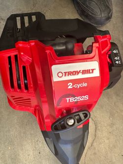 TROY-BILT  TB252S  2-Cycle 17” STRAIGHT SHAFT STRING TRIMMER