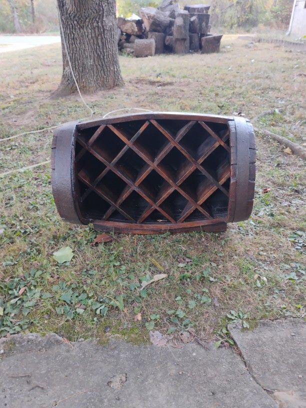 Old Wine 🍷 🍇 holder.. 