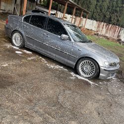 2004 Bmw 330i Steptronic Trans. Fully loaded interior, Rear Parking sensors With JVC TOUCHSCREEN STEREO & 800$ Exhaust (slip on) Engine need work