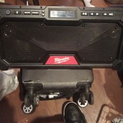 Milwaukee Job Site Radio Extra Dolby Base