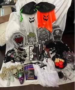 Huge lot 70 + pcs Halloween Decoration LED Projector, Spiders, Tombstones (see description list)