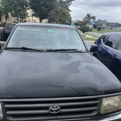 Toyota  T100 1996 Color Black  Big Cabin 