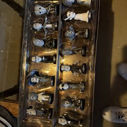 Universal Studios Monsters “The Big Heads” Silver Screen Edition – 12 Figure Set