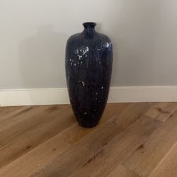 Beautiful Blue Pot/vase 