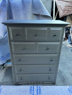 EXCELLENT HIGH CAPACITY TALL BOY DRESSER CAN DELIVER LOCAL IF NEEDED