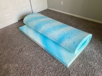 Queen Size Memory Foam Topper