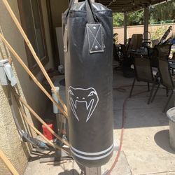 Heavy punching bag