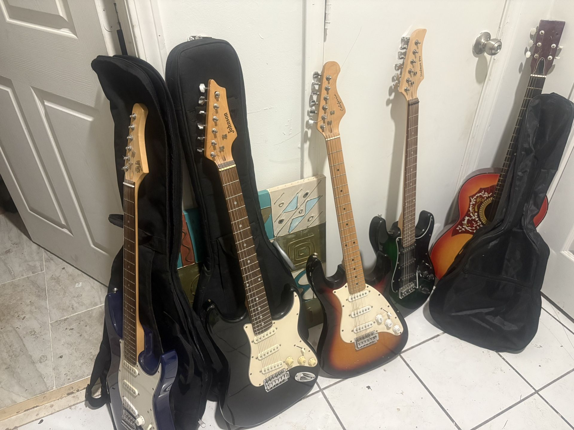 Electric Guitar (some w/ Softshell Case