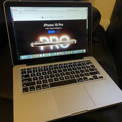 MacBook Pro Has Logic Pro Final Cut Office iCloud Clean Charger Included