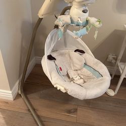 Fisher-Price baby Swing Musical