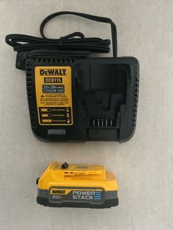 DEWALT. 20V MAX Lithium Ion 1.7Ah PowerStack  Starter  Kit.