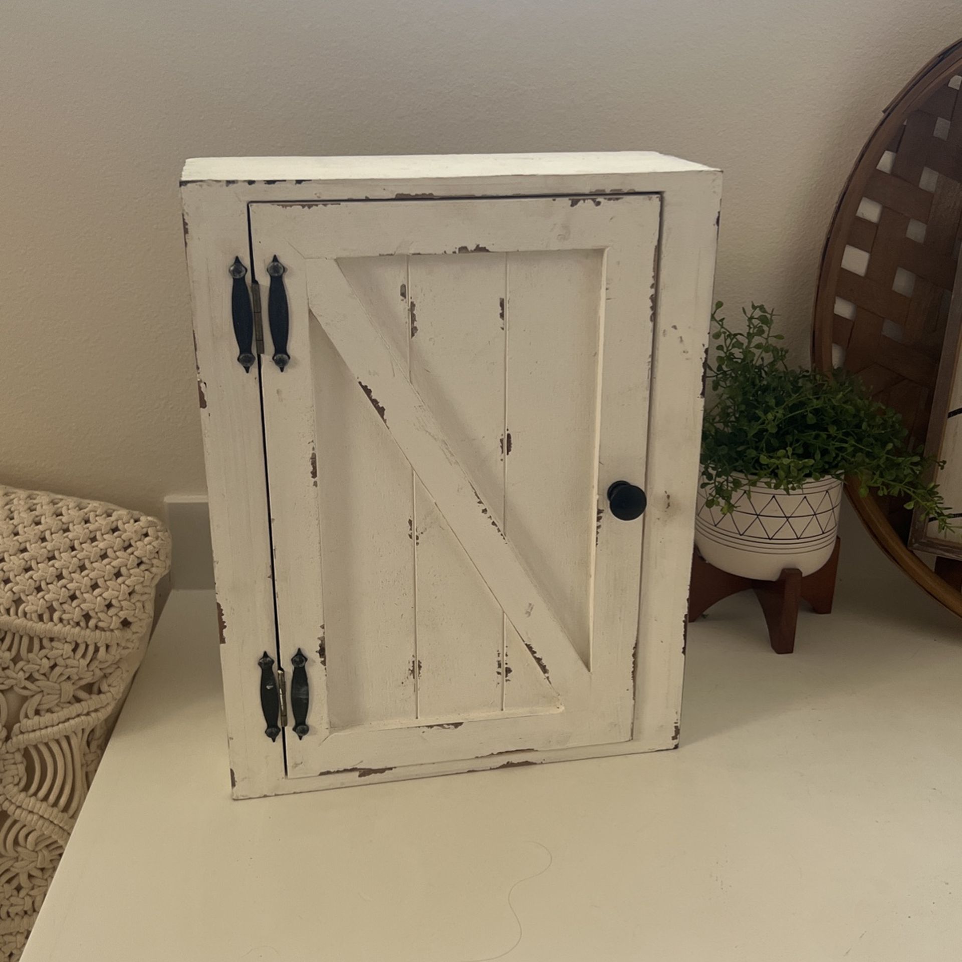 Farmhouse Medicine for Sale in Bothell, WA OfferUp