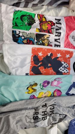 4 Disney med. T shirts , Alice, Minnie, Marvel &Moana