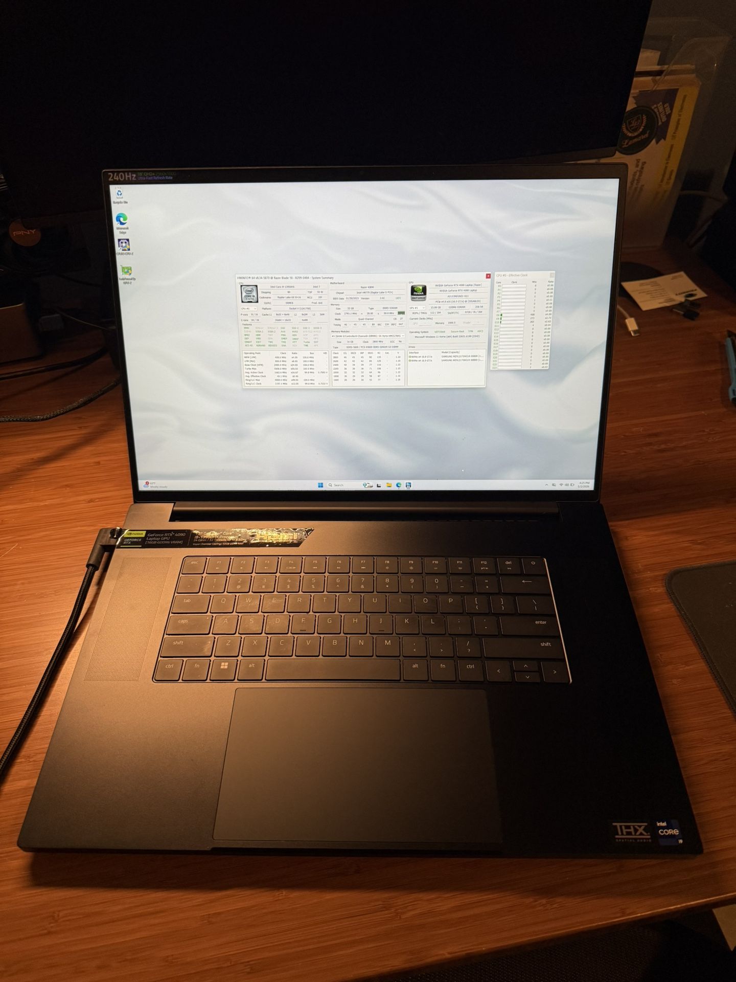 Razer Blade 18 i9-13950HX · RTX 4090 · 32GB DDR5 · 2TB