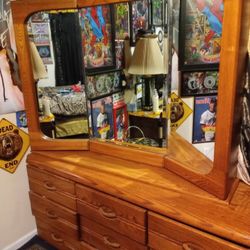 Wooden Dresser w/11 Drawlers 