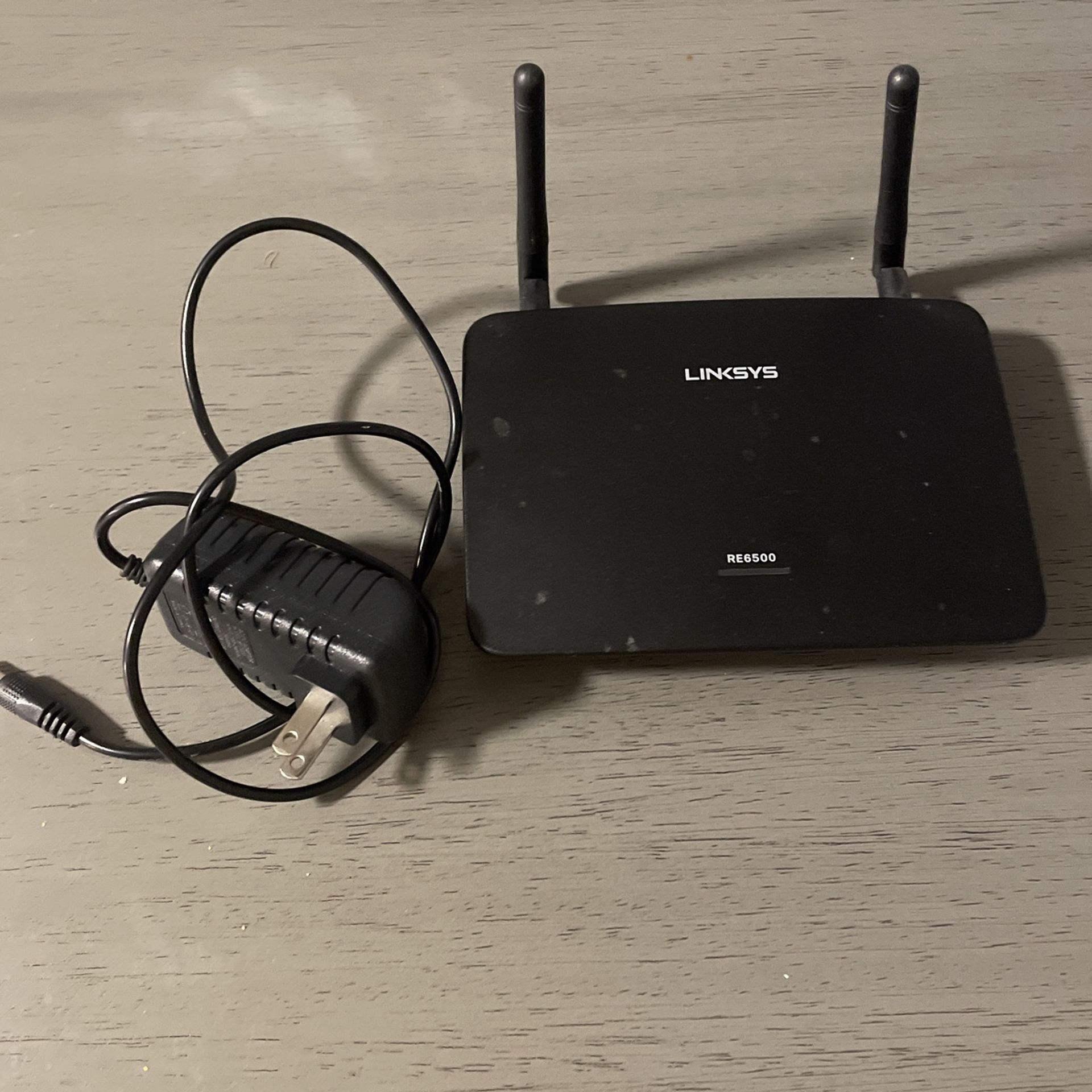 Linksys RE6500 WiFi Extender