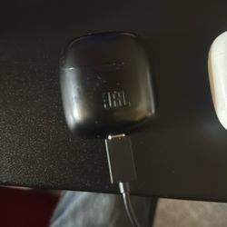 JBL Wireless Earbuds