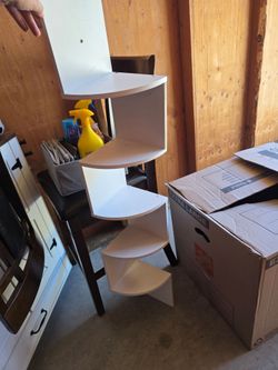 White corner shelf