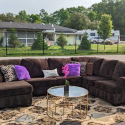 ⭐ 5 Star Rated Sectional - Modern Sectional Freshly Cleaned + Free Delivery (Columbus Area)