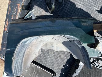 03 Chevy Tahoe passenger fender