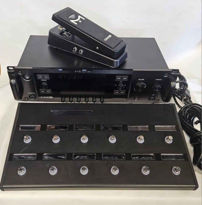 Line 6 Helix Guitar Multi-Effects Processor Bundle 813151-1