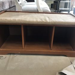 Shelf/Shoe Rack/Bench Seat. 