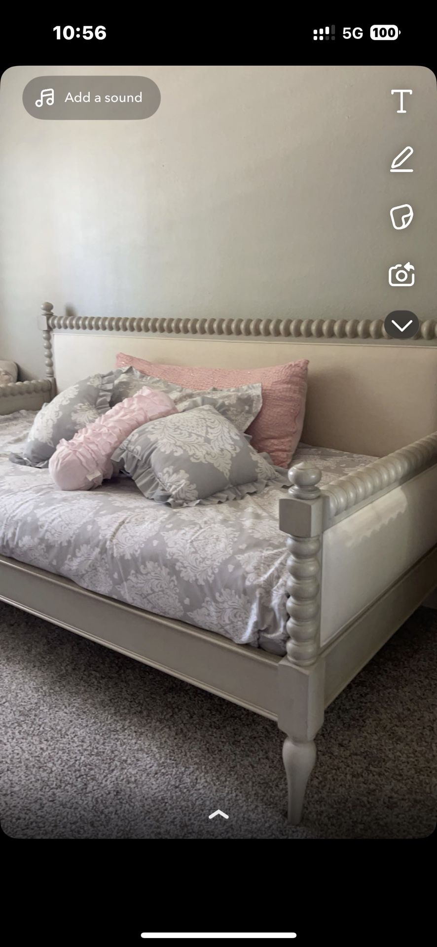 QUALITY DAY BED W WOODEN ROLL SLAT