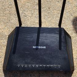 Netgear R6400 Smart WiFi Router – Very Good Condition / Fully Functional