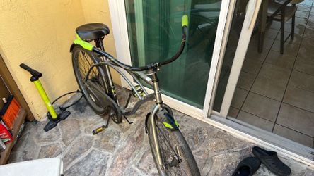Beach bike 26 inch like new