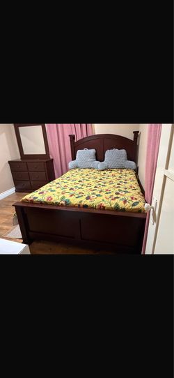 Bedroom set Queen