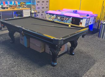 Pool table 8ft ( free delivery & set up  ) 