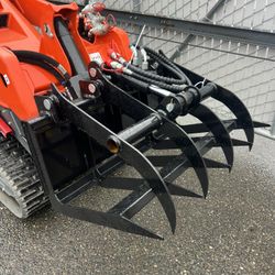 **BRAND NEW** 38” Mini skid steer grapple